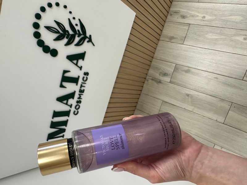 Парфюмированный мист для тела LOVE SPELL с шиммером ОТ VICTORIA'S SECRET M01113 фото