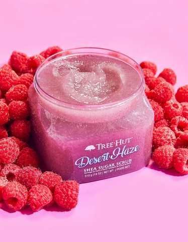 Натуральный сахарный скраб для тела с цветочно-малиновым ароматом TREE HUT DESERT HAZE SUGAR SCRUB, 510г M01051 фото
