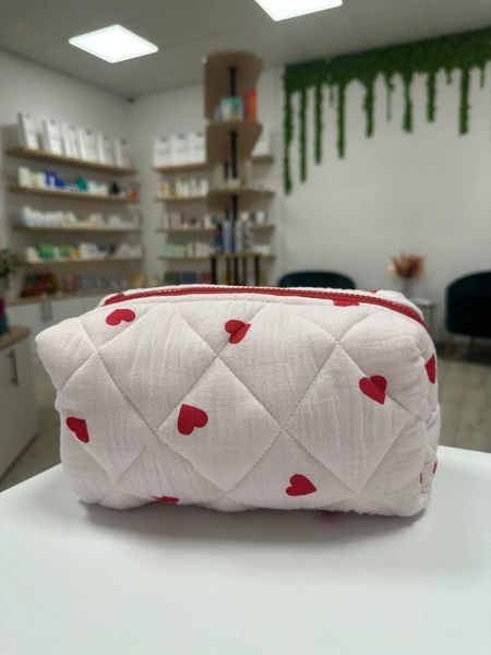 Косметичка розовая с сердечками М М01550 фото