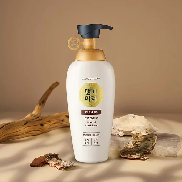 Відновлюючий трав'яний кондиціонер для пошкодженого волосся Daeng Gi Meo Ri Oriental Conditioner For Damaged Hair, 500 мл M00196 фото