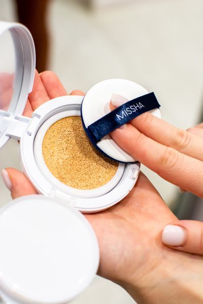 Тональний кушон тон 21 напівматове покриття MISSHA MAGIC CUSHION COVER LASTING SPF 50+  M00677 фото