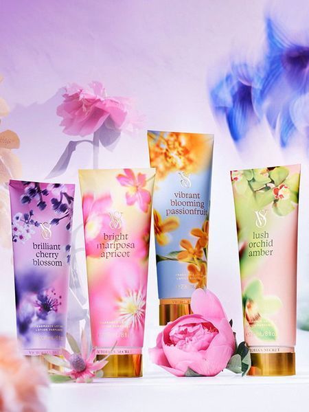 Парфюмированный увлажняющий лосьон для тела Brilliant Cherry Blossom Victoria's Secret M01102 фото