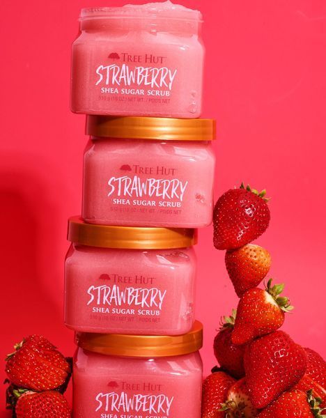Скраб для тела с ароматом клубники Tree Hut Strawberry Sugar Scrub, 510 г А-00541 фото