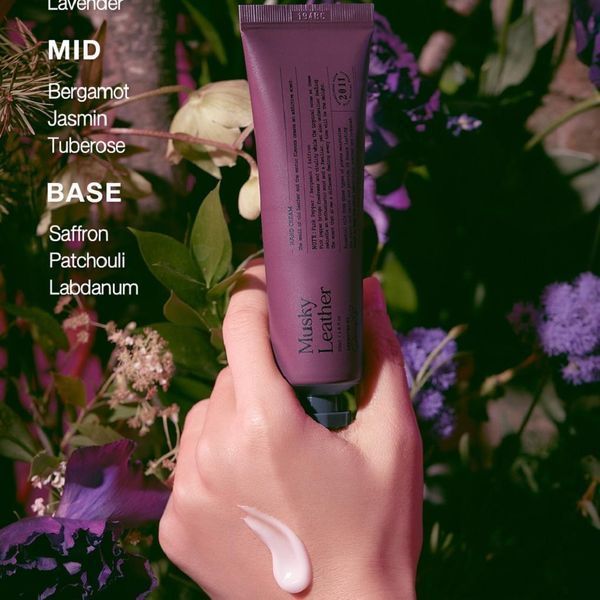 Крем для рук ламелярний з ароматом мускусу Derma:B Narrative Hand Cream Musky Leather 50 ml MO-1675 фото
